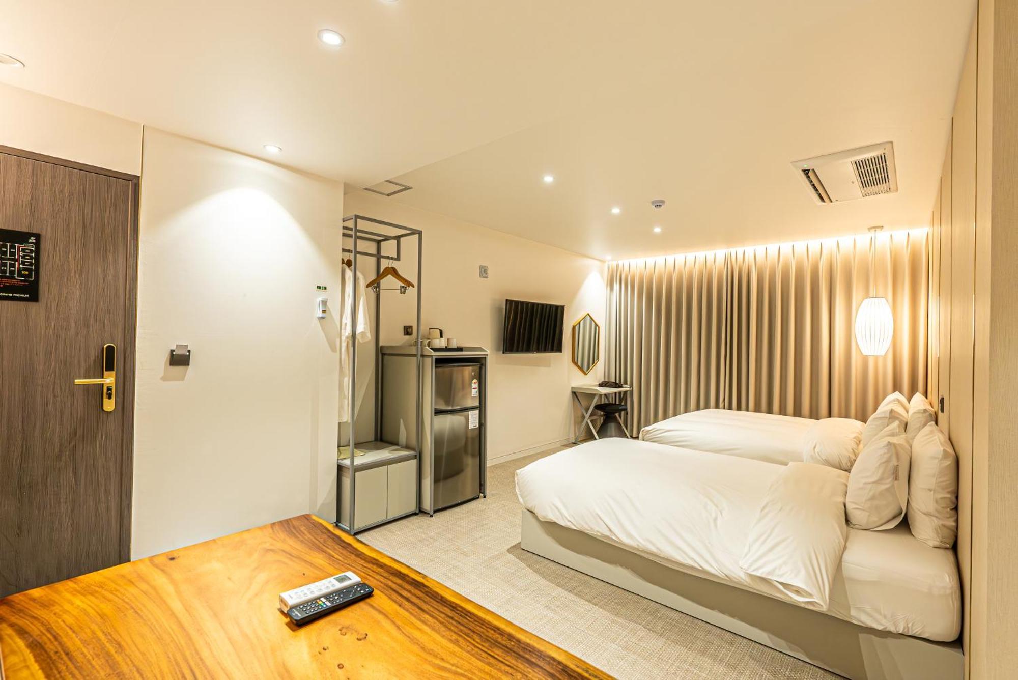 Hotel The Grang Seogwipo Ngoại thất bức ảnh